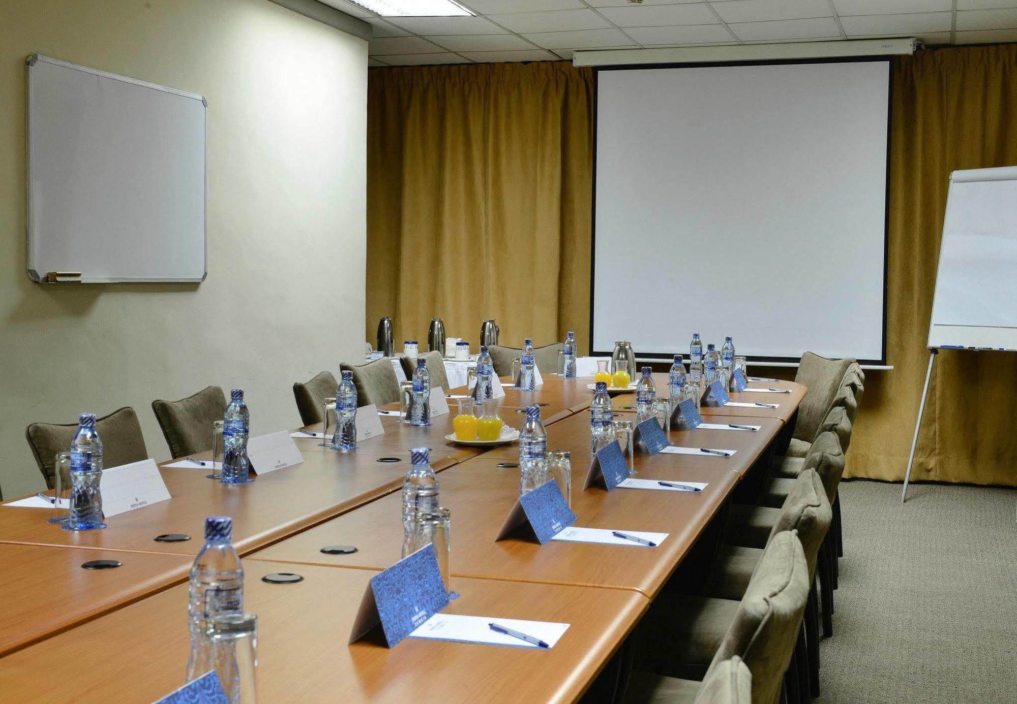 Protea Hotel Lusaka Cairo Road Esterno foto