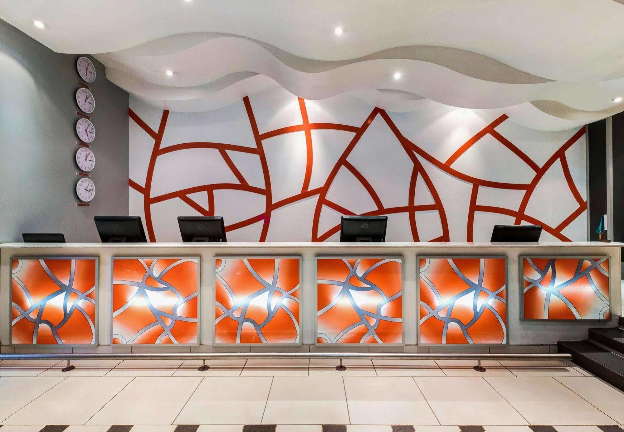 Protea Hotel Lusaka Cairo Road Esterno foto